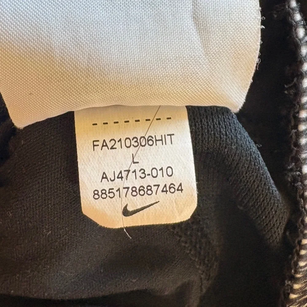 Nike Dri-FIT Women Black Running Shorts Zipper Pocket AJ4713-010 Size L